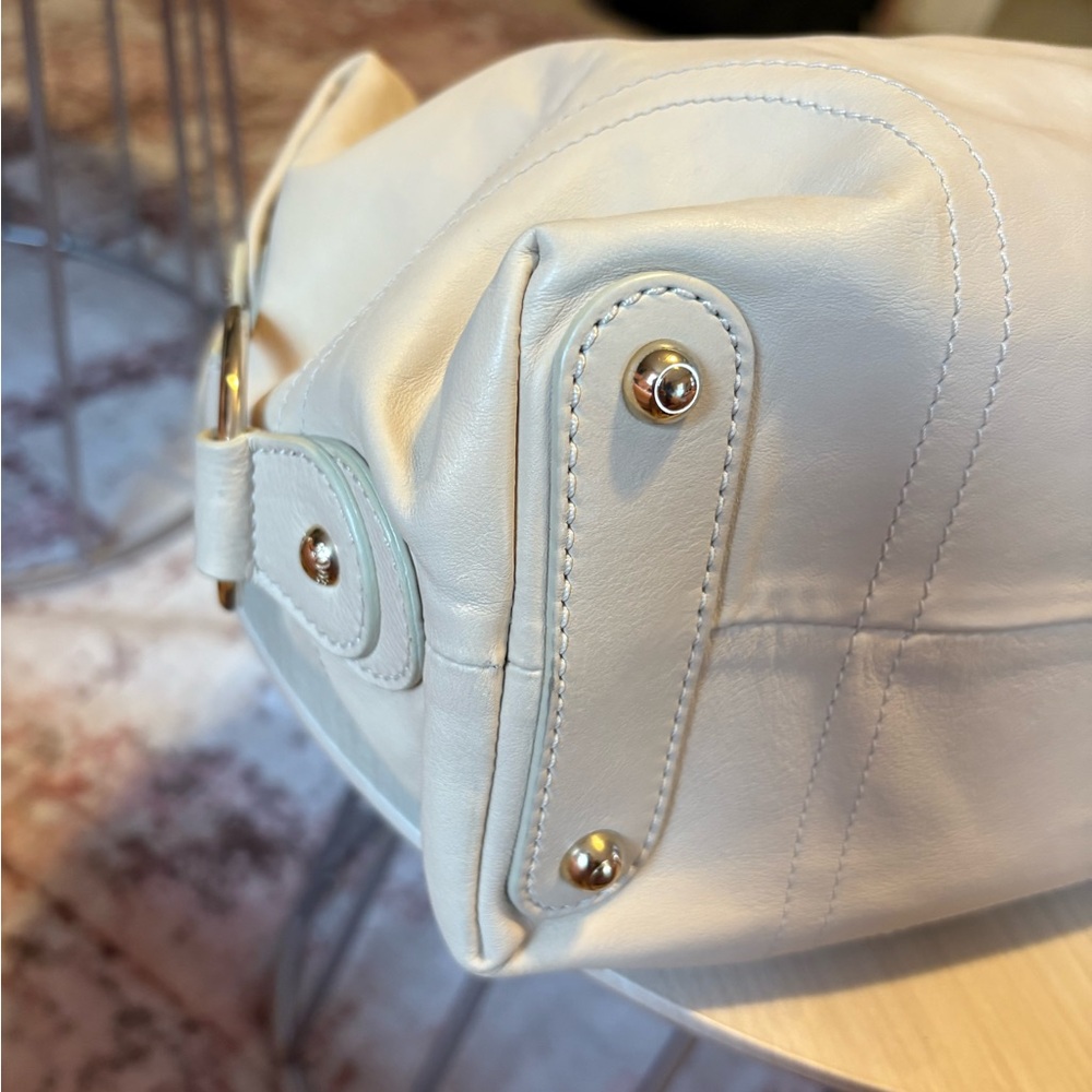 Tod's White Shoulder Bag - Picture 6 of 12